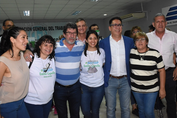 El intendente de Resistencia Gustavo Martínez saludó a los integrantes de la Lista 1 "Unidos por el Insssep" por el triunfo obtenido en las elecciones.